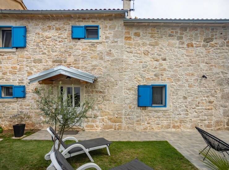 Kamena kuća na prodaju Vižinada | Renovirana dvojna kuća, bazen, mirna l... — fotografija 5