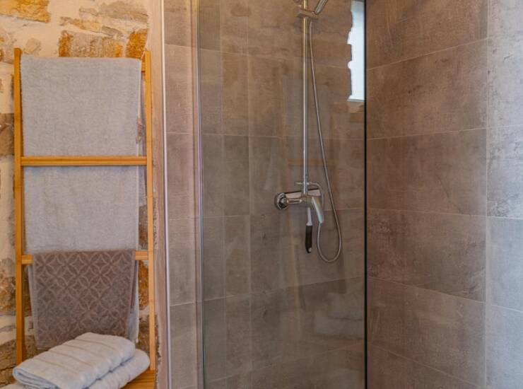 Kamena kuća na prodaju Vižinada | Renovirana dvojna kuća, bazen, mirna l... — fotografija 9