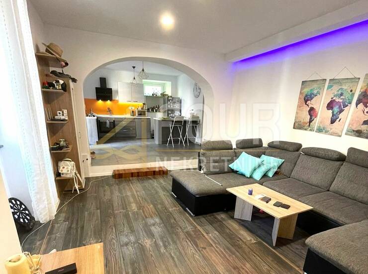 Opatija, 100m2, 2s+db, 200m od mora