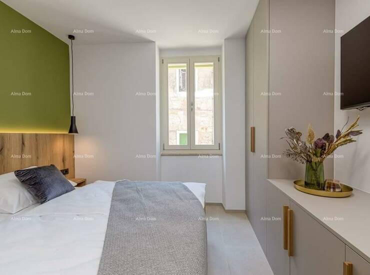 U malom ribarskom gradu na moru, prodaje se prelijepa kuća sa 3 apartmana ... — fotografija 7