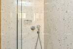 U malom ribarskom gradu na moru, prodaje se prelijepa kuća sa 3 apartmana ... — fotografija 10