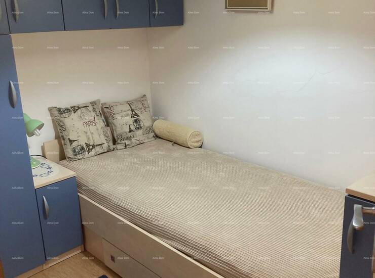 Na prodaju je apartmanska kuća s četiri zasebne stambene jedinice, smješ... — fotografija 4