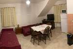 Na prodaju je apartmanska kuća s četiri zasebne stambene jedinice, smješ... — fotografija 7