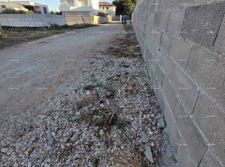 Na prodaju je građevinsko zemljište u Ližnjanu, površine 438 m², ideal... — fotografija 8