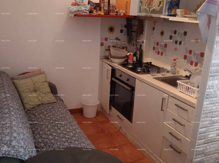 U centru Medulina prodaje se stan površine 23,63 m², smješten u prizemlj...
