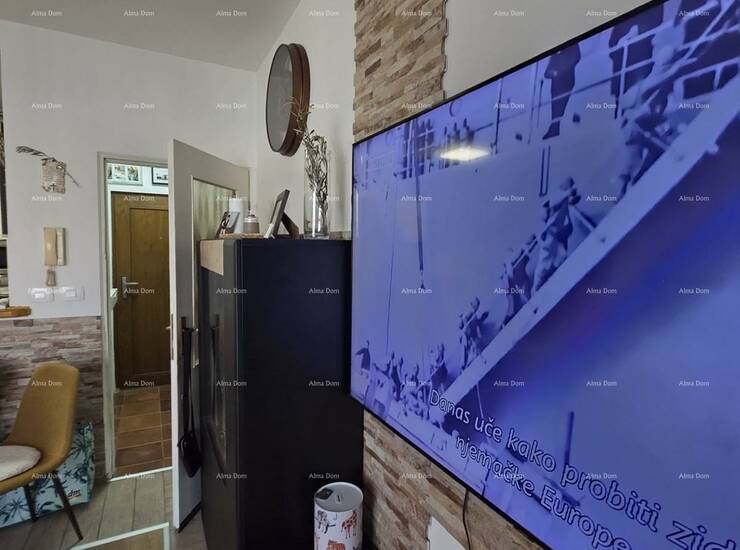 Na prodaju je  stan smješten u Puli, na prvom katu stambene zgrade. Stan p... — fotografija 4