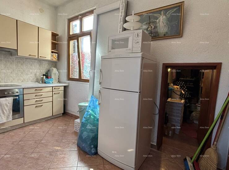 Prodaje se stan u centru Pule, površine 55 m².
Do Zlatnih vrata ima 500 m... — fotografija 10