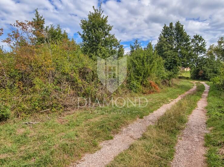Žminj, okolica, prostrano zemljište na kraju naselja — fotografija 2