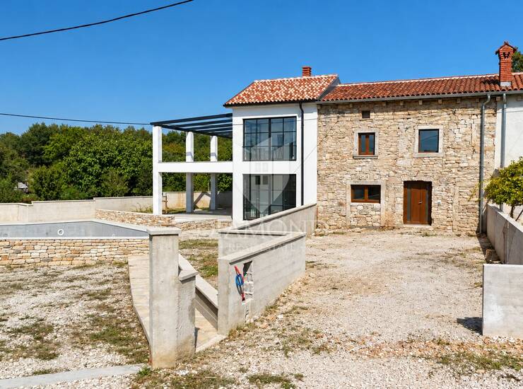 Svetvinčenat, okolica, kuća sa započetom renovacijom — fotografija 2