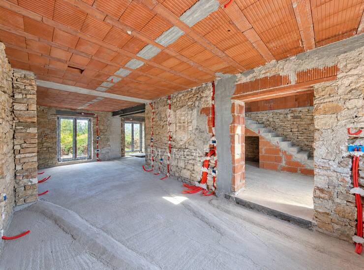 Svetvinčenat, okolica, kuća sa započetom renovacijom — fotografija 3