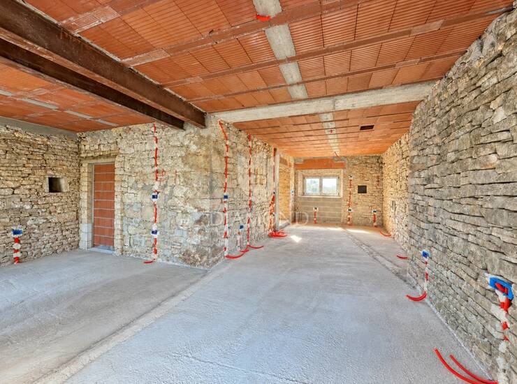 Svetvinčenat, okolica, kuća sa započetom renovacijom — fotografija 4