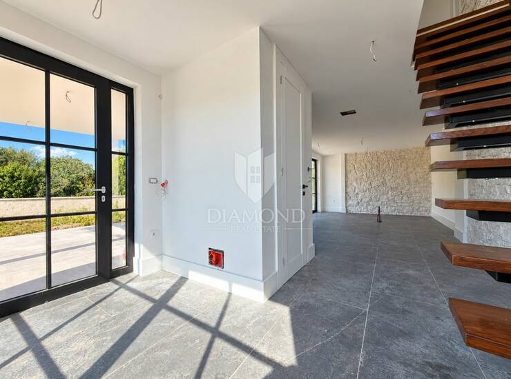 Svetvinčenat, okolica, renovirana istarska kuća — fotografija 6