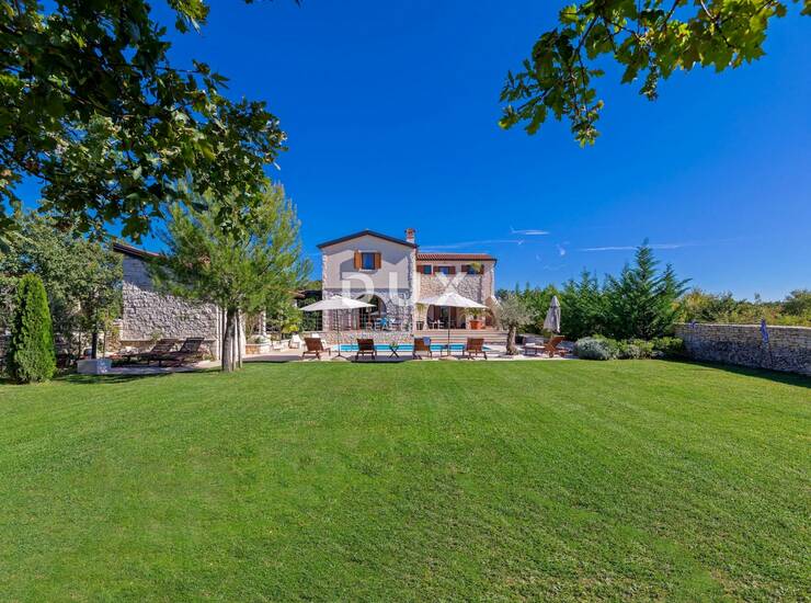 Istra, Svetvinčenat, samostojeća kuća, 279 m², bazen
