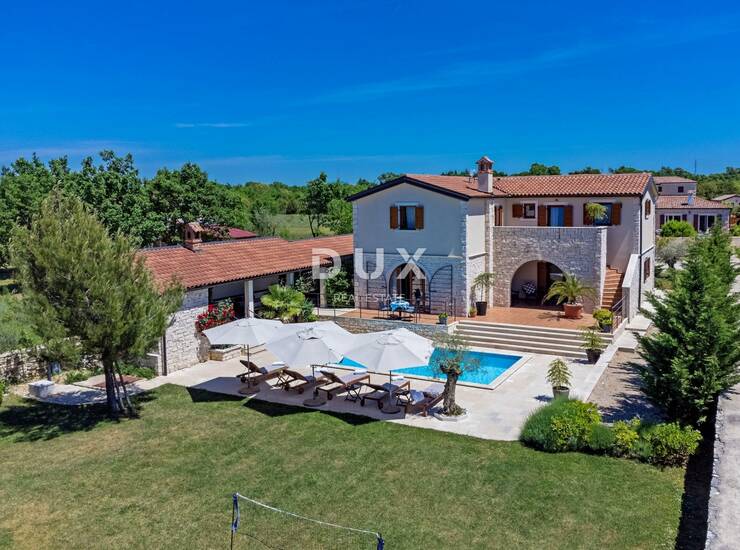 Istra, Svetvinčenat, samostojeća kuća, 279 m², bazen — fotografija 4