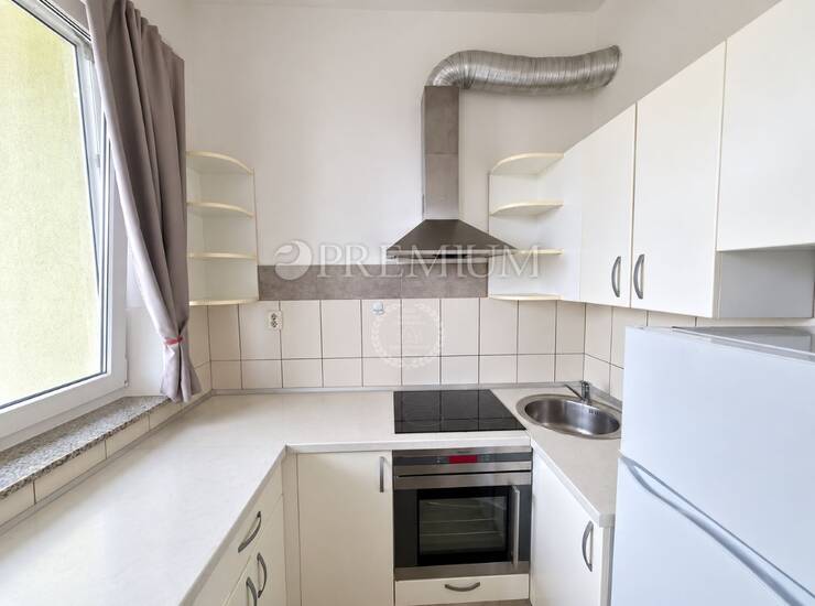Grad Krk, apartman s djelomičnim pogledom na more — fotografija 6