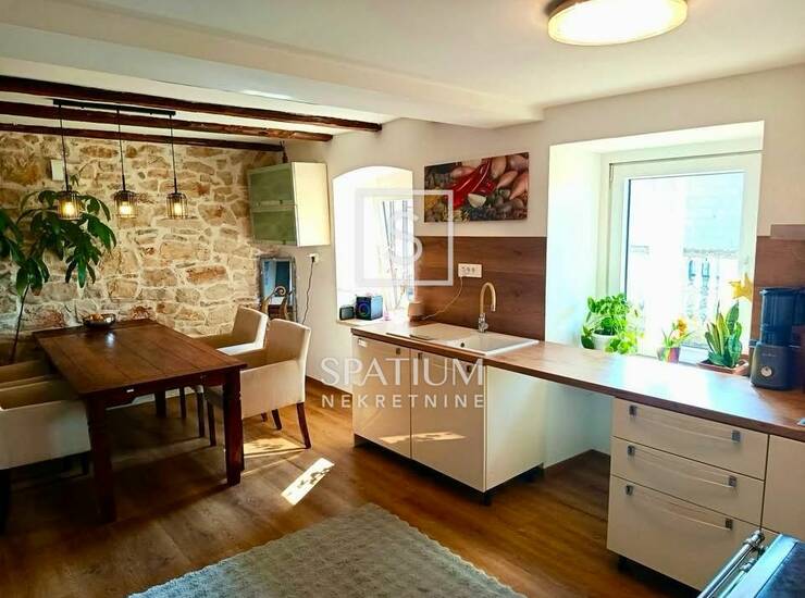 SVETVINČENAT, DVIJE SPOJENE I NAMJEŠTENE KUĆE, 300 M2 — fotografija 3