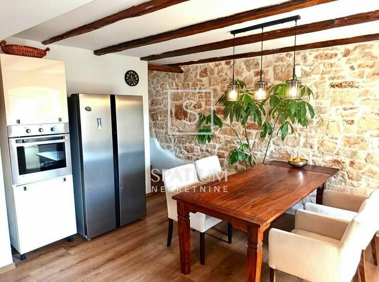SVETVINČENAT, DVIJE SPOJENE I NAMJEŠTENE KUĆE, 300 M2 — fotografija 4
