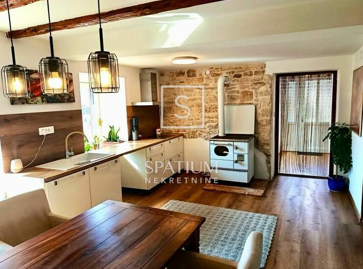 SVETVINČENAT, DVIJE SPOJENE I NAMJEŠTENE KUĆE, 300 M2 — fotografija 5
