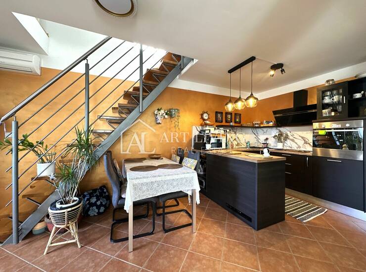 Umag, okolica, moderan stan s galerijom, 77 m2, 200 m od mora — fotografija 5