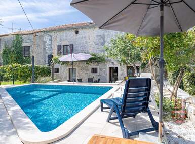 Kuća, Poreč 240m² - 580.000 € | SveHrNekretnine