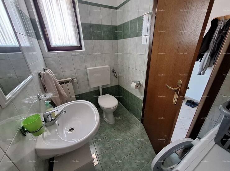 Na odličnoj lokaciji u Puli prodaje se višenamjenska nekretnina ukupne po... — fotografija 9