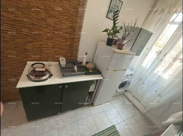 Prodaje se stan smješten na 2. katu stambene zgrade u samom centru Pule.

... — fotografija 5