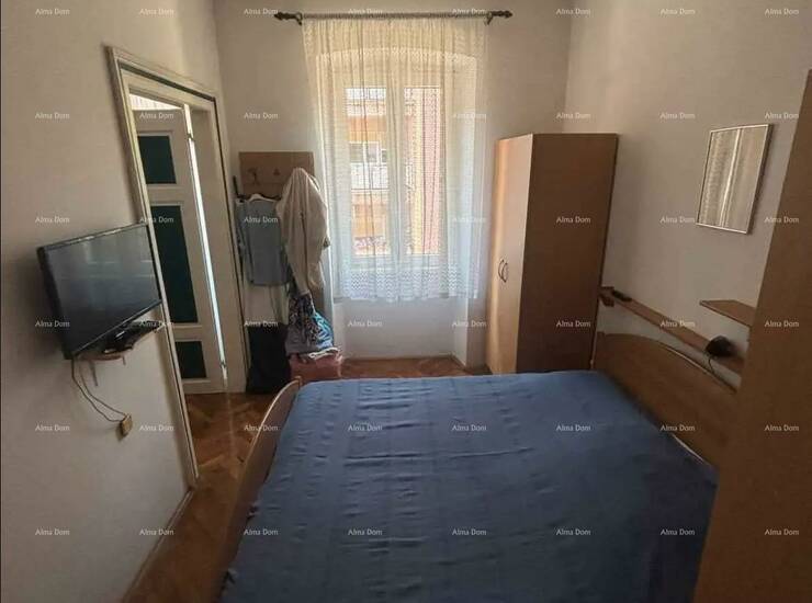 Prodaje se stan smješten na 2. katu stambene zgrade u samom centru Pule.

... — fotografija 7
