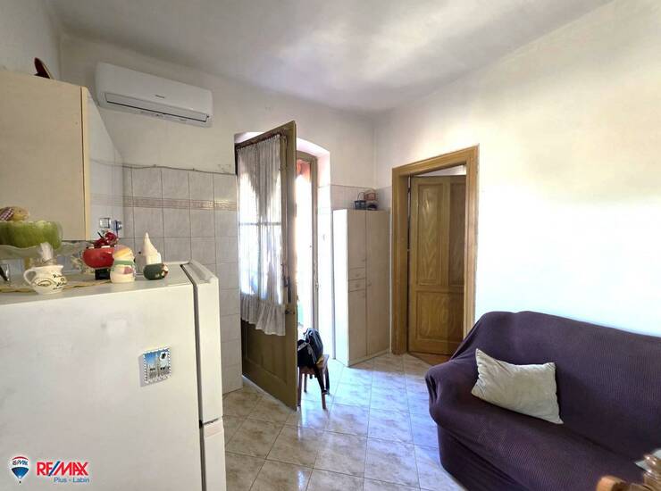 LABIN, VINEŽ STAN 43m2 SA VRTOM — fotografija 2