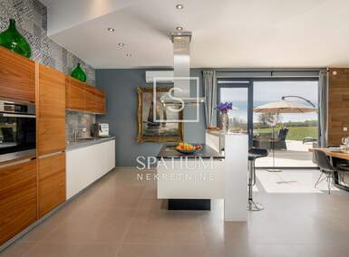 Kuća, Višnjan 437m² - 1.200.000 € | SveHrNekretnine