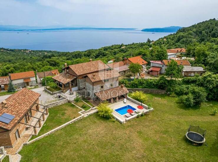 OPATIJA, VEPRINAC - PREKRASNO IMANJE U ŠUMSKOJ IDILI