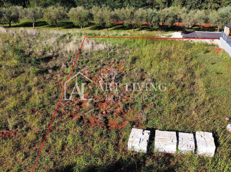 Buje, okolica - Građevinsko zemljište 544 m² u idiličnom istarskom krajolik — fotografija 2