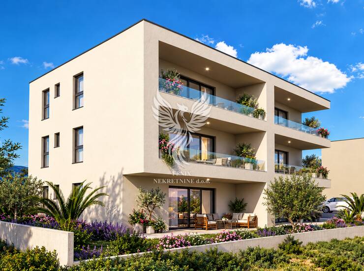 ŠIBENIK, PODSOLARSKO, PREDVINA 2S+DB STAN S VRTOM — fotografija 4