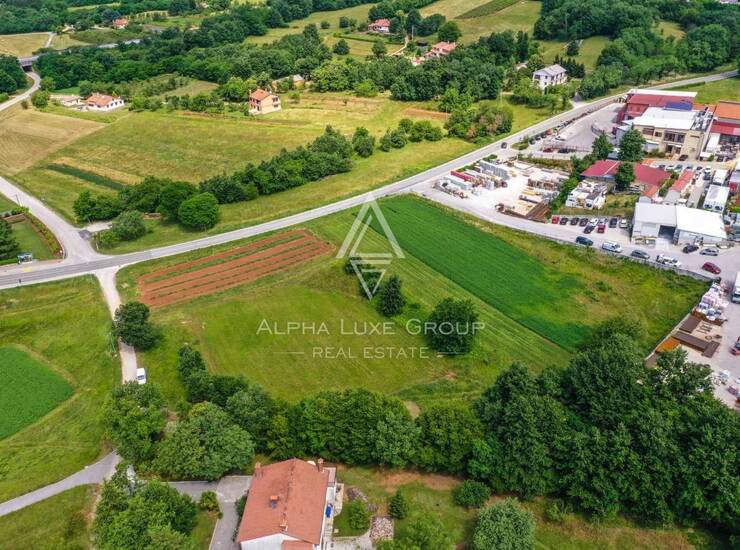 Istra, Pazin, poslovno zemljište 9.000 m² na prodaju