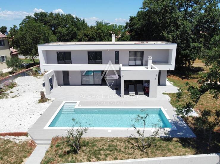 *Novogradnja* Elegantna vila na atraktivnoj lokaciji u blizini Pule — fotografija 3