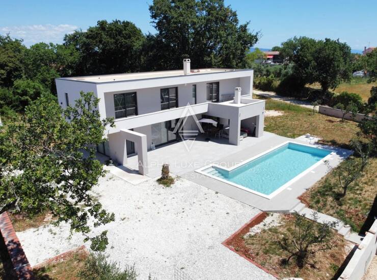 *Novogradnja* Elegantna vila na atraktivnoj lokaciji u blizini Pule — fotografija 5