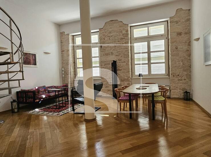 Dvosoban stan - Svetvinčenat sa krovnom terasom