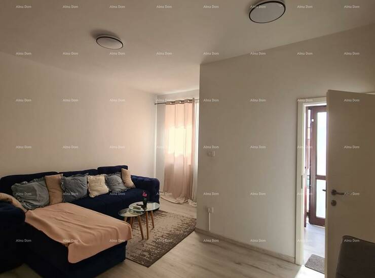 Prodaje se stan površine 55 m² u Puli, smješten u prizemlju manje stambe... — fotografija 2