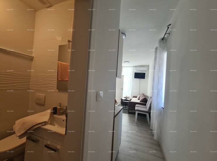 Prodaje se stan površine 55 m² u Puli, smješten u prizemlju manje stambe... — fotografija 4