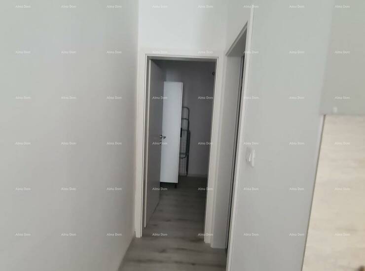 Prodaje se stan površine 55 m² u Puli, smješten u prizemlju manje stambe... — fotografija 5