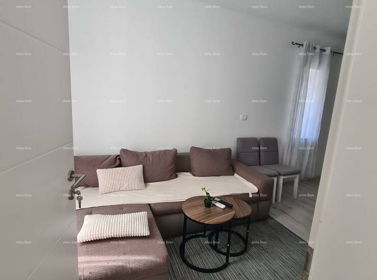 Prodaje se stan površine 55 m² u Puli, smješten u prizemlju manje stambe... — fotografija 9
