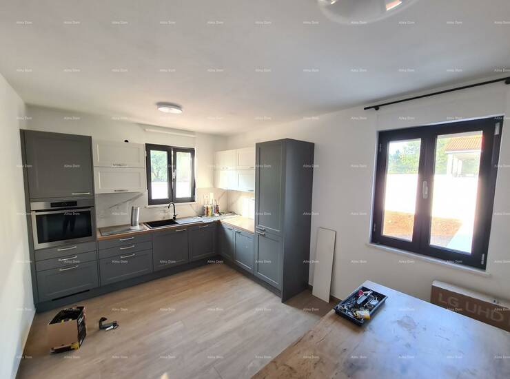 Blizina Medulina!
U ponudi je duplex kuća s bazenom.
Na parceli od 440 m2 ... — fotografija 8