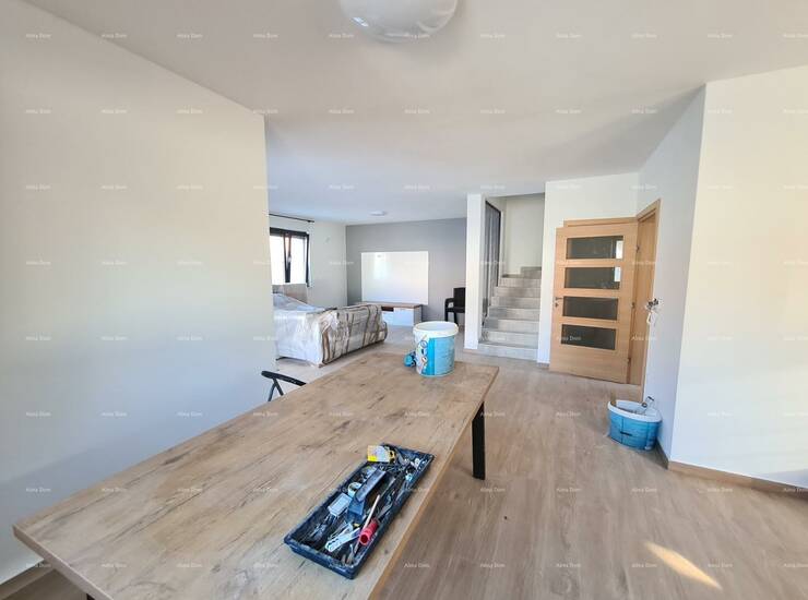 Blizina Medulina!
U ponudi je duplex kuća s bazenom.
Na parceli od 440 m2 ... — fotografija 10