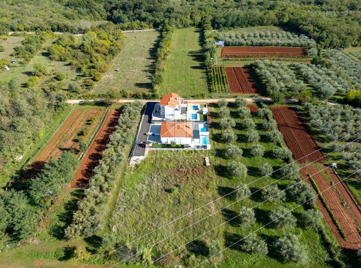Umag, Građevinsko zemljište pored Slovenske granice — fotografija 6