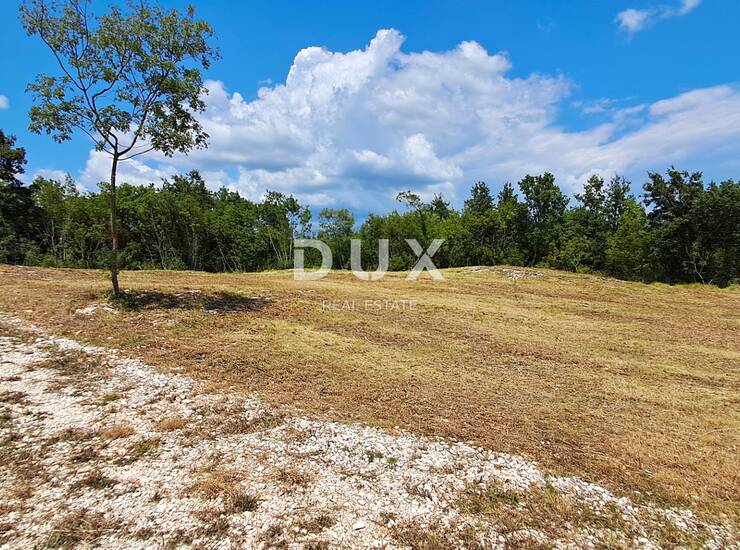 Istra, Marčana, građevinsko zemljište, 1.268 m2, 2 parcele