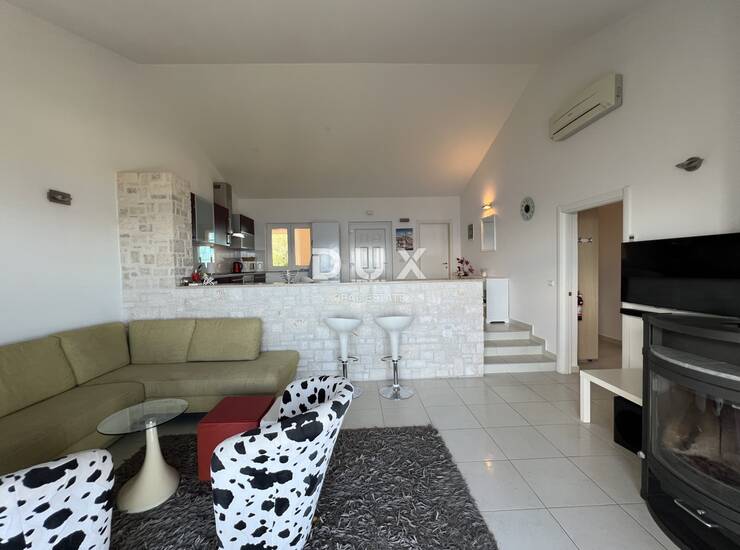 Istra, Rabac, trosoban stan, 93 m2, terasa, vrt, pogled — fotografija 4