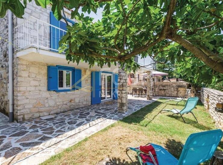 Istra, Umag - okolica, kamena kuća 2. red do mora