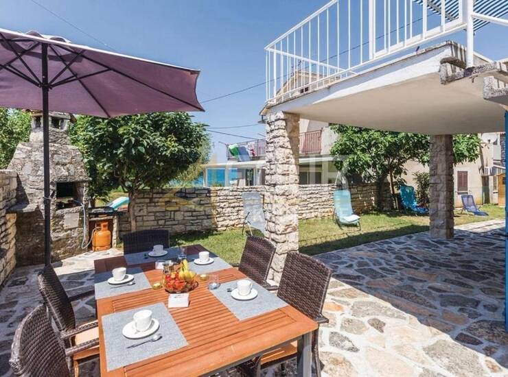 Istra, Umag - okolica, kamena kuća 2. red do mora — fotografija 3