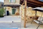Istra, Motovun - okolica, kamena kuća s bazenom — fotografija 2