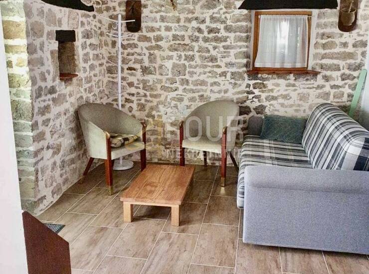 Istra, Motovun - okolica, kamena kuća s bazenom — fotografija 4