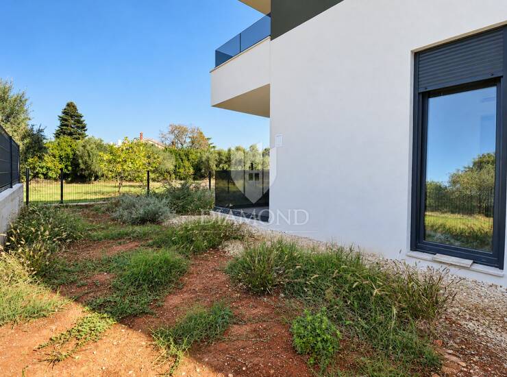 Stan u novogradnji s vrtom od 70 m², Štinjan
